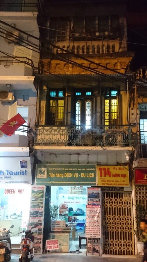 The cultural, social, political and economic potpourri is reflected in its mix n match street architecture